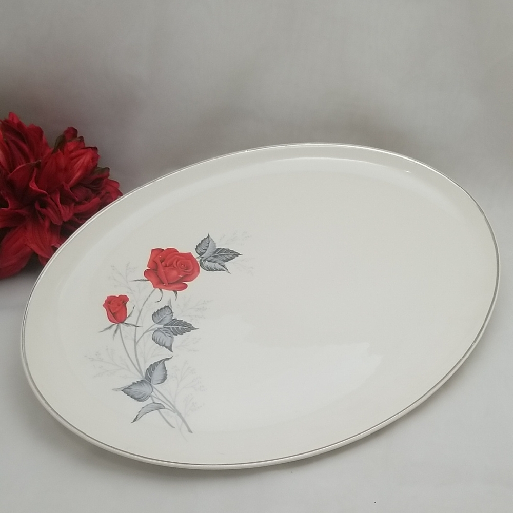 Taylor Smith & Taylor Versatile Moulin Rouge Platter